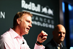 Marek Reichman, Chief Creative Officer en Design Director Aston Martin en Adrian Newey, Chief Techni