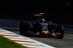 Carlos Sainz Jr., Scuderia Toro Rosso STR11