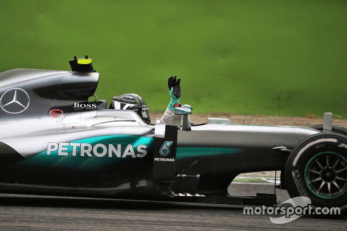 Ganador, Nico Rosberg, Mercedes AMG F1 W07 Hybrid celebra