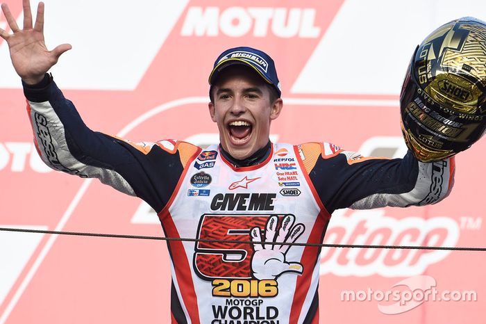 Pela MotoGP, Marc Márquez venceu o GP do Japão e conquistou o tricampeonato na principal categoria da motovelocidade.