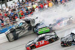 Crash mit Kevin Harvick, Ricky Stenhouse Jr., A.J. Allmendinger und Cole Whitt
