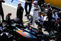 Jenson Button, McLaren MP4-31 sur la grille