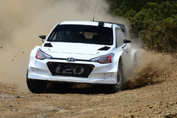 Hyundai i20 WRC 2017 testing