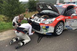 Bryan Bouffier controlla la perdita d'acqua