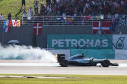 Motorschaden: Lewis Hamilton, Mercedes AMG F1 W07 Hybrid
