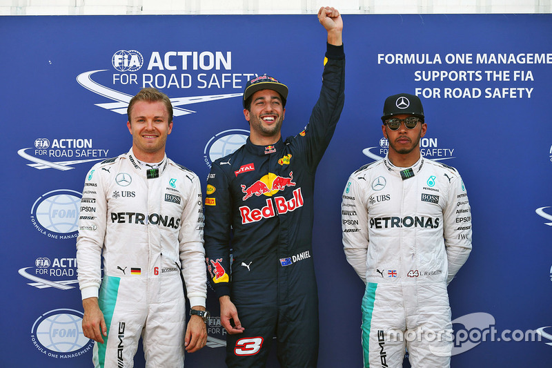 Polesitter Daniel Ricciardo, Red Bull Racing, second place Nico Rosberg, Mercedes AMG F1 Team, third place Lewis Hamilton, Mercedes AMG F1 Team