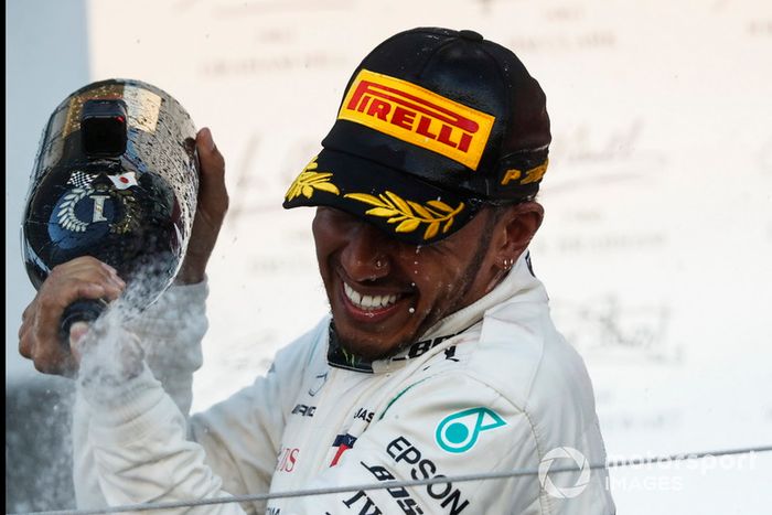 Podio: ganador de la carrera Lewis Hamilton, Mercedes AMG F1 