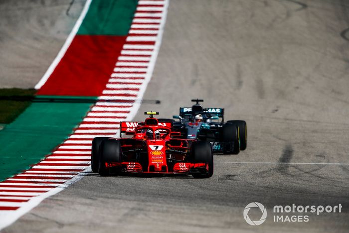 Kimi Raikkonen, Ferrari SF71H, Lewis Hamilton, Mercedes AMG F1 W09 EQ Power+
