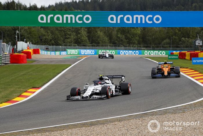 Pierre Gasly, AlphaTauri AT01, Lando Norris, McLaren MCL35