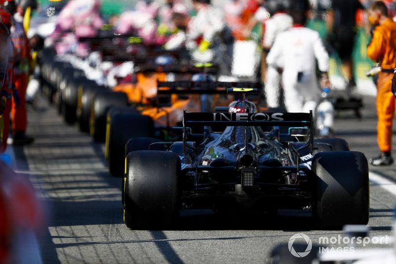 Valtteri Bottas, Mercedes F1 W11 EQ Performanc, en pits
