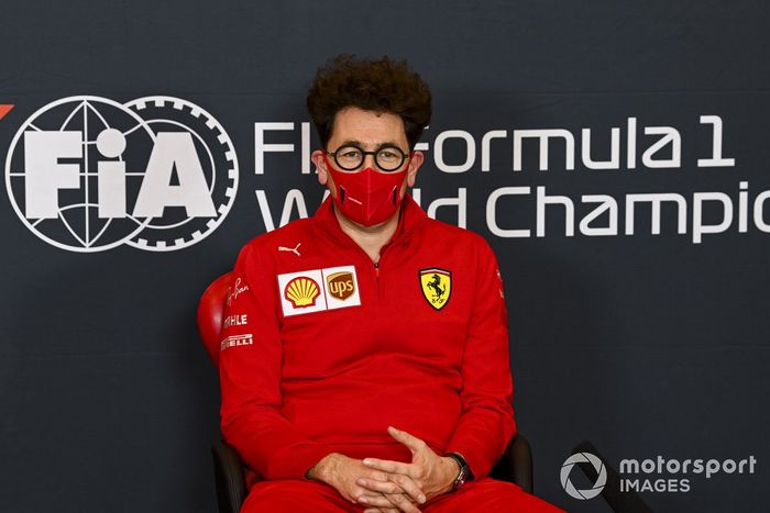 Mattia Binotto, director del equipo Ferrari en la conferencia de prensa