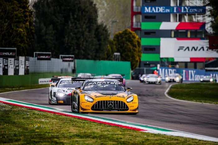 #88 AKKA ASP Team Mercedes-AMG GT3: Raffaele Marciello, Jules Gounon, Daniel Juncadella