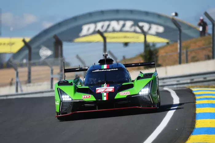 #63 Lamborghini Lince de Hierro Lamborghini SC63: Mirko Bortolotti, Daniil Kvyat, Edoardo Mortara