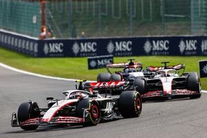 Nico Hulkenberg, Haas VF-23, Kevin Magnussen, Haas VF-23, Daniel Ricciardo, AlphaTauri AT04