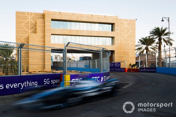 Nyck De Vries, Mercedes Benz EQ, EQ Silver Arrow 01