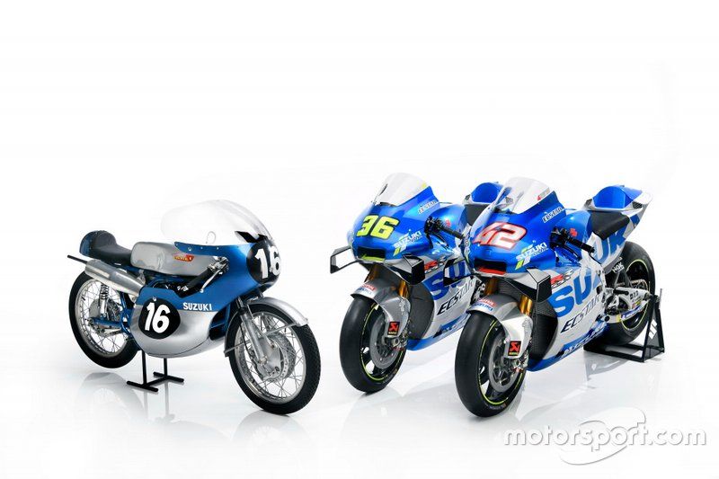 Suzuki RT67 y Suzuki GSX-RR 2020