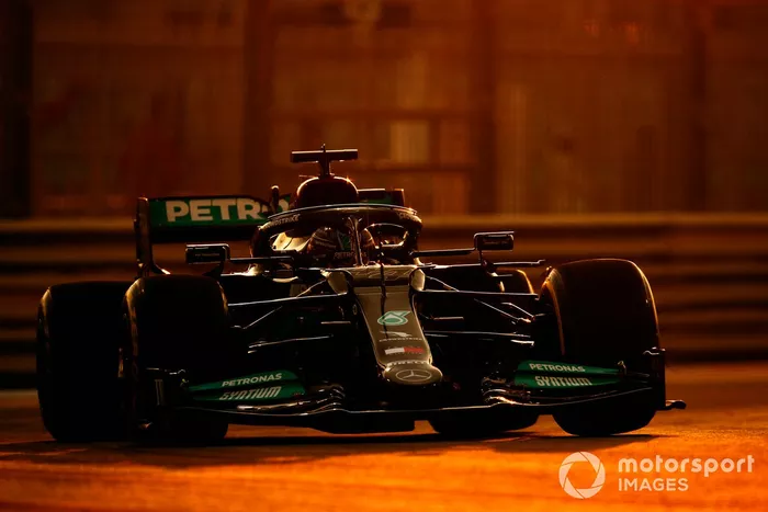 Lewis Hamilton, Mercedes W12
