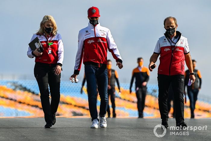 Antonio Giovinazzi, Alfa Romeo, recorre la pista