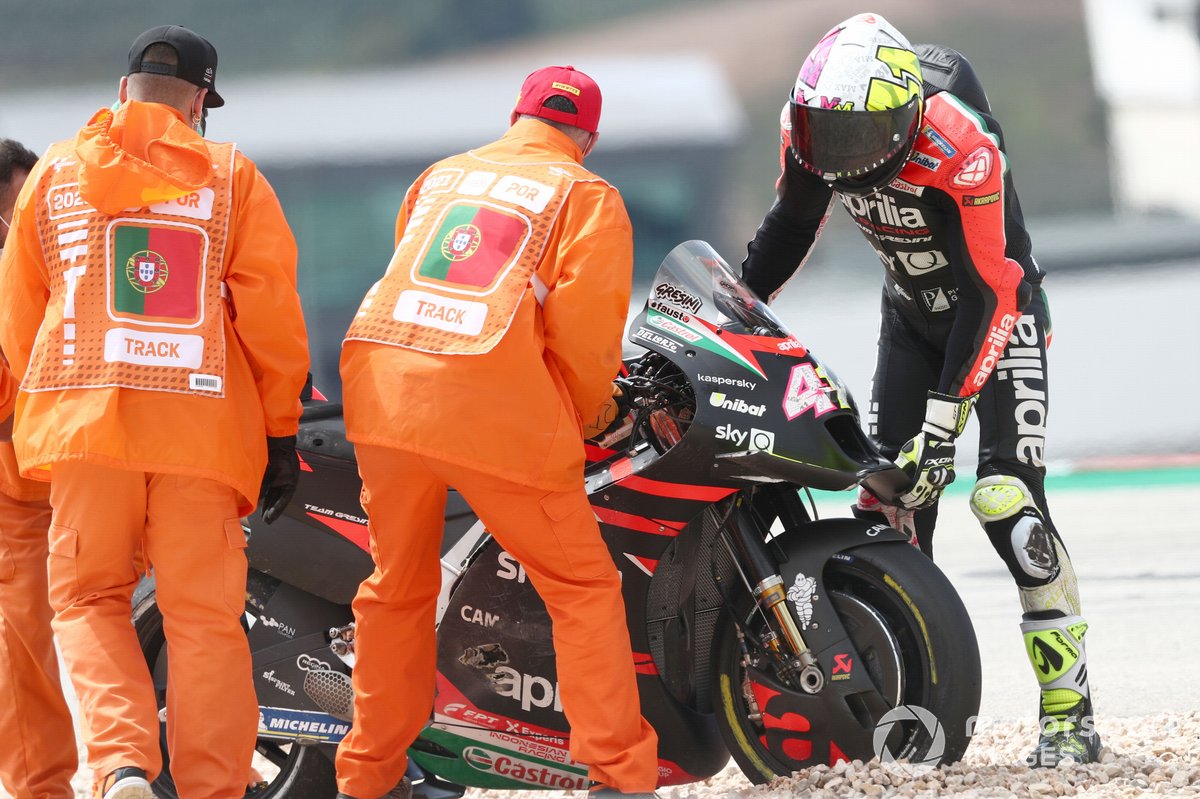 Aleix Espargaro, Aprilia Racing Team Gresini after the crash