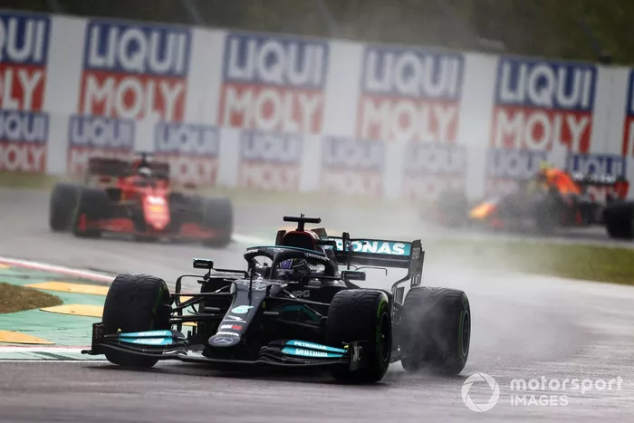 Lewis Hamilton, Mercedes W12, Charles Leclerc, Ferrari SF21