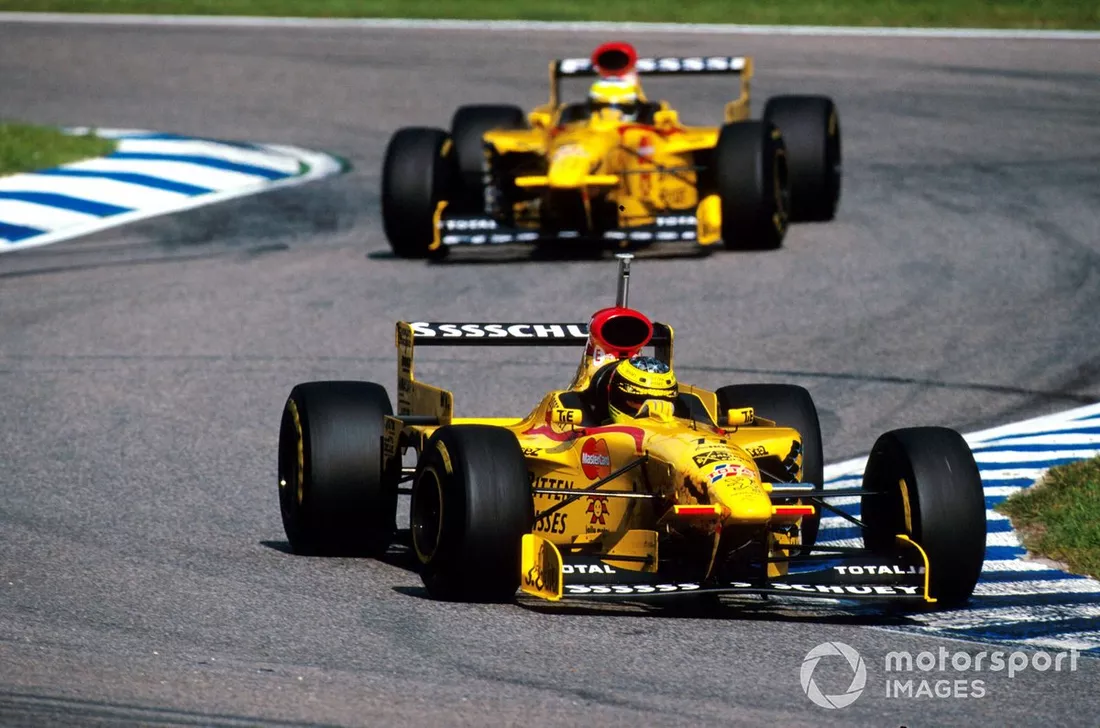 ギャラリー】巳年だからヘビのF1……ジョーダン197 F1