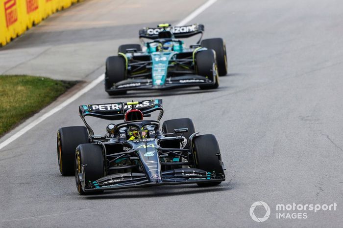 Lewis Hamilton, Mercedes F1 W14, Fernando Alonso, Aston Martin AMR23