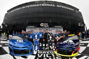 William Byron, Hendrick Motorsports, Chevrolet Camaro Axalta and Alex Bowman, Hendrick Motorsports, Chevrolet Camaro Nationwide on the front row for the Daytona 500
