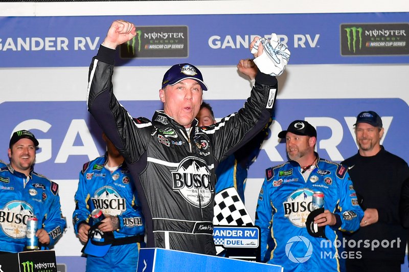 Winner Kevin Harvick, Stewart-Haas Racing, Ford Mustang Busch Beer Car2Can