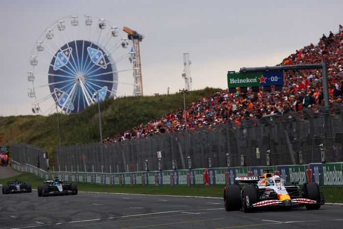 George Russell, Mercedes, Isack Hadjar, Racing Bulls Team