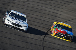 Brad Keselowski, Team Penske Ford, Kyle Busch, Joe Gibbs Racing Toyota