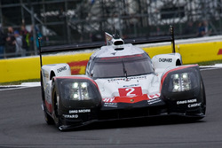 #2 Porsche Team Porsche 919 Hybrid: Timo Bernhard, Earl Bamber, Brendon Hartley