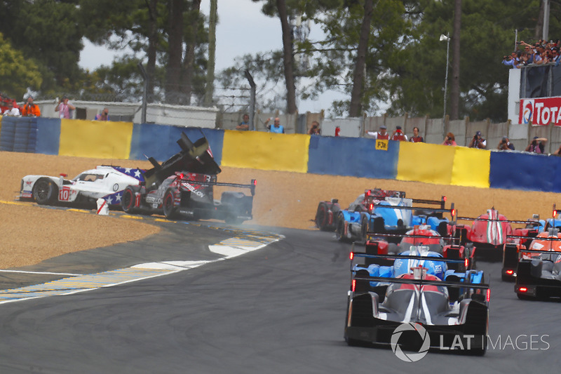 Crash: #1 Rebellion Racing Rebellion R-13: Andre Lotterer, Neel Jani, Bruno Senna, #10 Dragonspeed BR Engineering BR1: Henrik Hedman, Ben Hanley, Renger Van der Zande