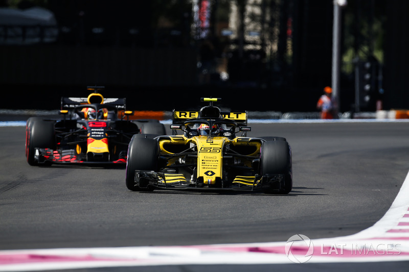 Carlos Sainz Jr., Renault Sport F1 Team R.S. 18, Daniel Ricciardo, Red Bull Racing RB14