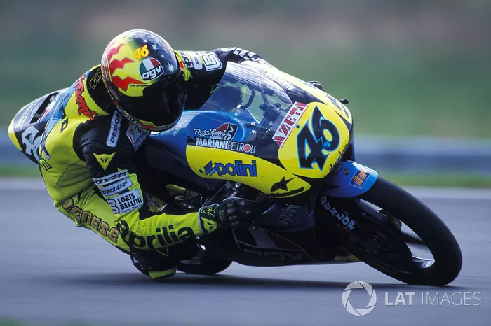 1996 - Debut en el Mundial en la categoría de 125cc