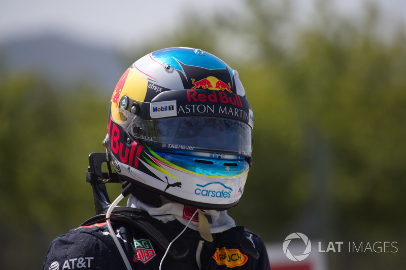 Daniel Ricciardo, Red Bull Racing choca en la PL1