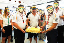 Fernando Alonso, McLaren birthday celebration