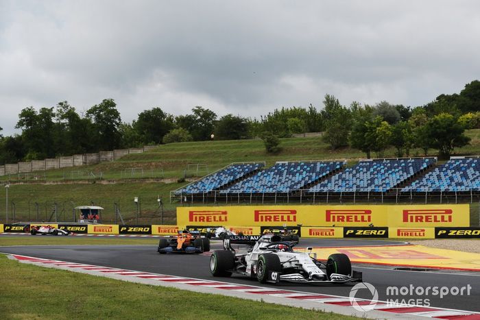 Pierre Gasly, AlphaTauri AT01, Lando Norris, McLaren MCL35 