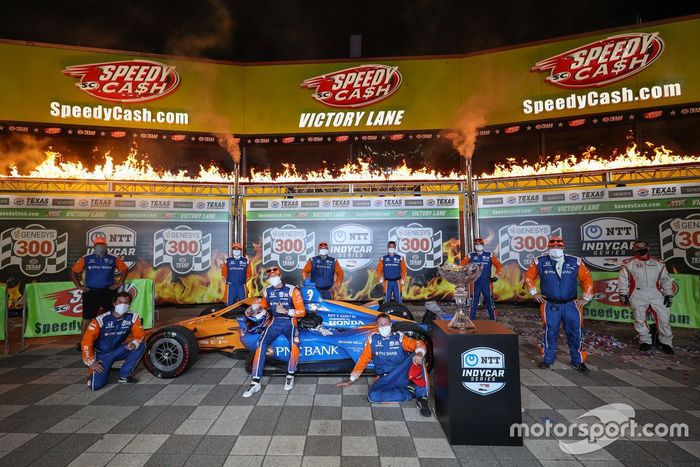 Ganador Scott Dixon y Chip Ganassi Racing Honda team