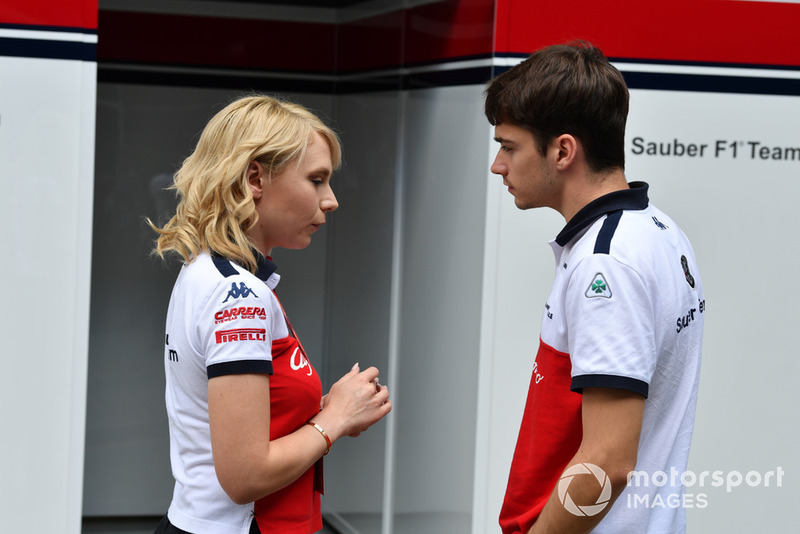 Шарль Леклер, Alfa Romeo Sauber F1 Team та Рут Баскомб, стратег Alfa Romeo Sauber F1 Team