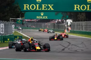 Max Verstappen, Red Bull Racing RB14,Lewis Hamilton, Mercedes AMG F1 W09 EQ Power+ 