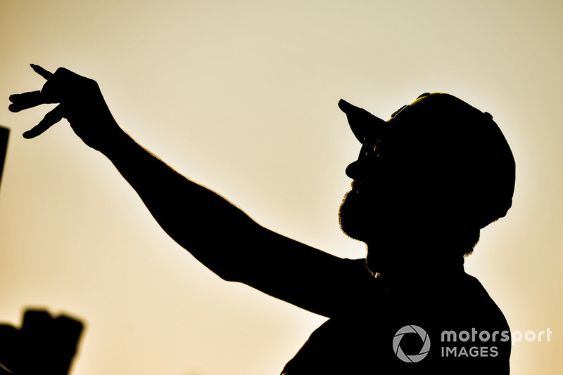 Nico Hulkenberg, Renault Sport F1 Team firma autógrafos para los aficionados