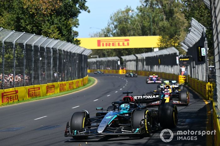 George Russell, Mercedes F1 W15, Sergio Pérez, Red Bull Racing RB20, Lance Stroll, Aston Martin AMR24