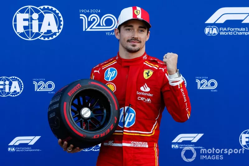 Charles Leclerc, Scuderia Ferrari, avec son Pirelli Pole Position Award