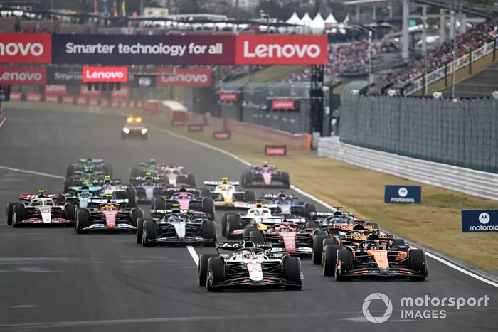 Lando Norris, McLaren, Oscar Piastri, McLaren, Max Verstappen, Red Bull Racing