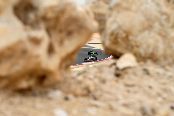 Yuki Tsunoda, RB F1 Team, Nico Hulkenberg, Sauber