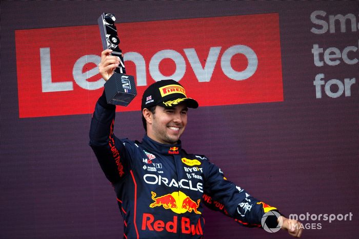 Podio: segundo lugar Sergio Pérez, Red Bull Racing