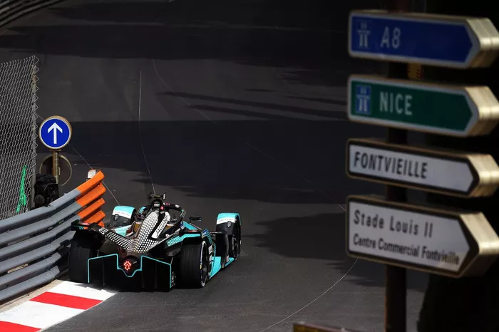 Sam Bird, Jaguar Racing, Jaguar I-Type V