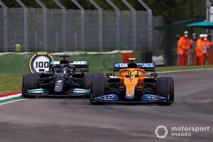 Lando Norris, McLaren MCL35M, Lewis Hamilton, Mercedes W12