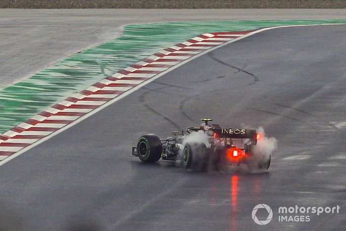 Valtteri Bottas, Mercedes F1 W11, spins