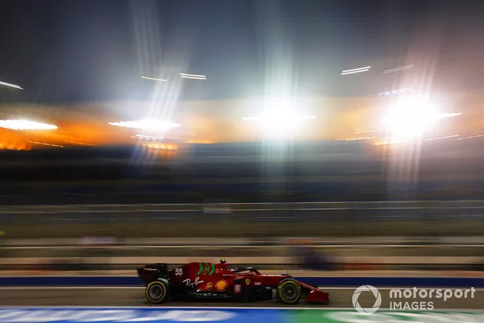 Carlos Sainz Jr., Ferrari SF21